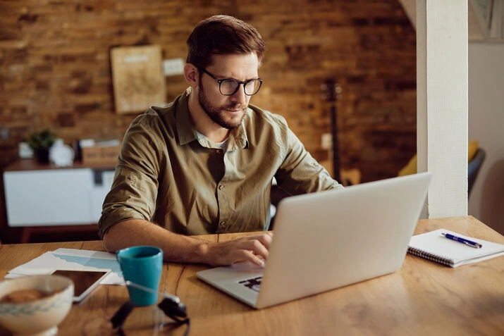 Online writer working from home