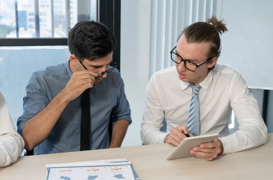 Search intent guiding effective reputation management decisions
